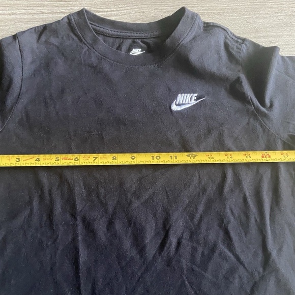 The Nike Tee Swoosh Shirt Youth Size Large Black - Picture 5 of 8